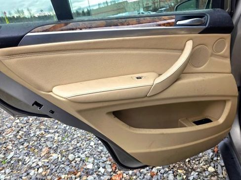 Used 2007 BMW X5 3.0si image 12