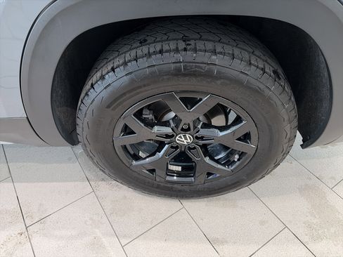 Used 2024 Volkswagen Atlas Peak Edition SE AWD/4WD image 13