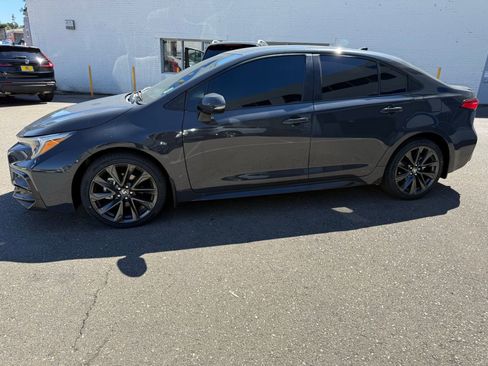 Used 2024 Toyota Corolla SE image 2