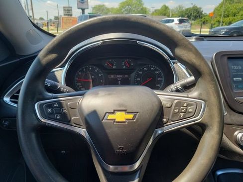 Used 2018 Chevrolet Malibu LT FWD image 22