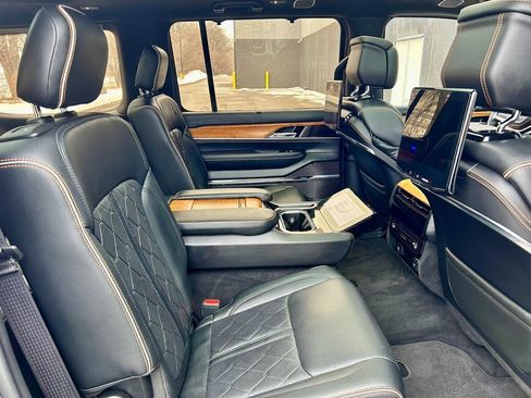 Used 2022 Jeep Grand Wagoneer Series III w/ Rear Seat Video Group 1 image 20