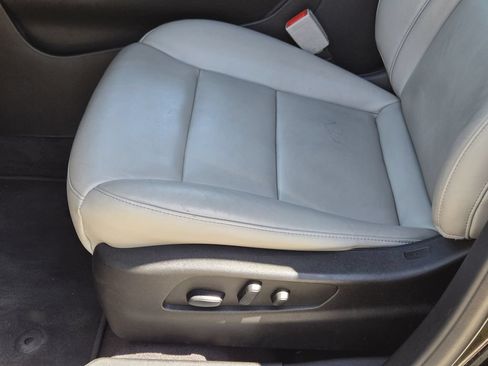 Used 2023 Cadillac XT4 Premium Luxury FWD image 26