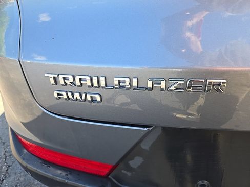 Used 2021 Chevrolet TrailBlazer LT w/ Convenience Package AWD/4WD image 6