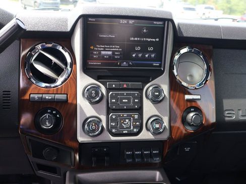 Used 2014 Ford F250 Lariat w/ Lariat Ultimate Package AWD/4WD image 15