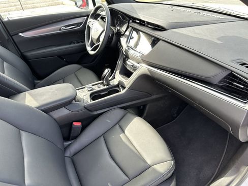New 2025 Cadillac XT6 Luxury FWD image 39