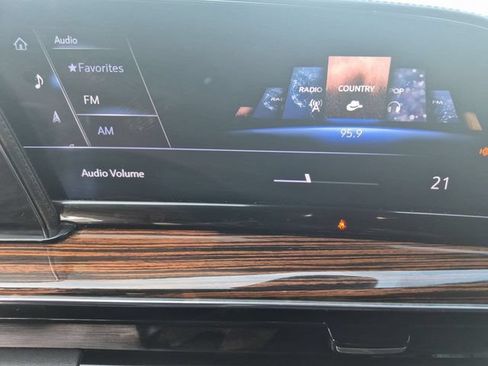 Certified 2022 Cadillac Escalade Luxury AWD/4WD image 20