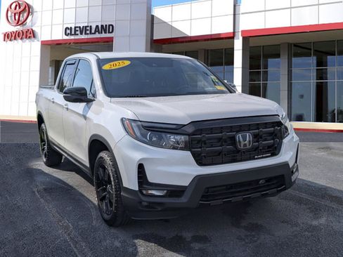 Used 2025 Honda Ridgeline Black Edition image 2