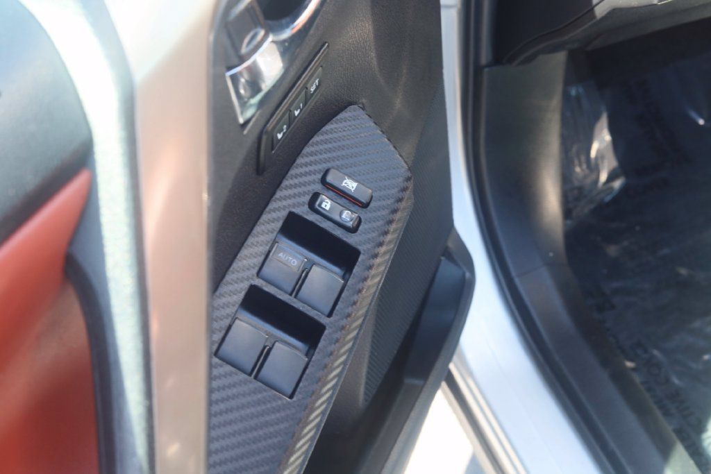 Used 2015 Toyota RAV4 Limited AWD/4WD image 33