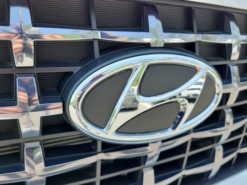 Certified 2026 Hyundai Venue SEL FWD image 31