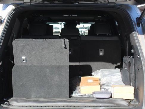 Used 2024 Lexus LX 600 4WD w/ Luxury Package image 6