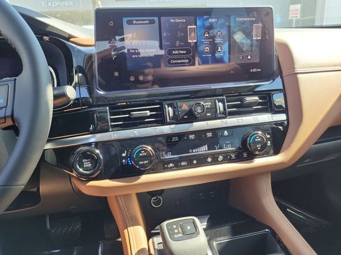 New 2026 Nissan Pathfinder Platinum w/ Cargo Package FWD image 9
