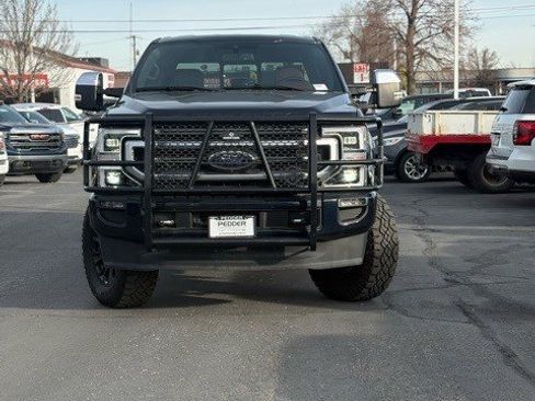Used 2021 Ford F250 Platinum w/ FX4 Off-Road Package image 3