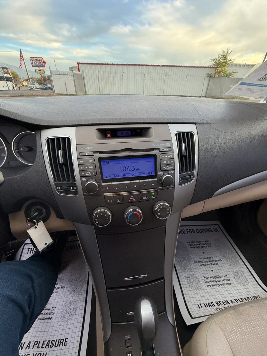 Used 2010 Hyundai Sonata GLS FWD image 11
