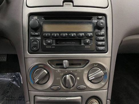 Used 2000 Toyota Celica GT FWD image 21