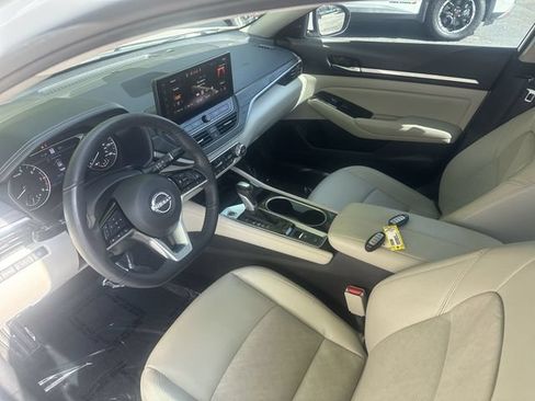 Used 2025 Nissan Altima 2.5 SL AWD/4WD image 15