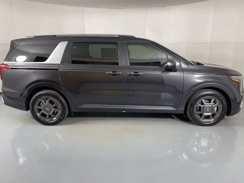New 2026 Kia Carnival EX image 9