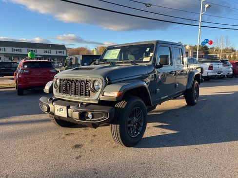 New 2026 Jeep Gladiator Sport image 3