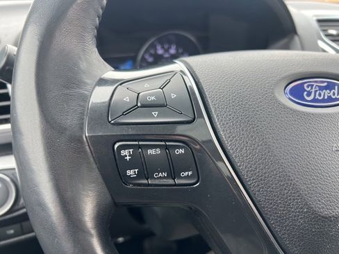 Certified 2019 Ford Explorer Limited w/ Limited Luxury Package image 9