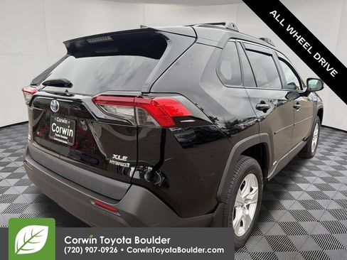 Used 2021 Toyota RAV4 XLE w/ XLE Grade Weather Package AWD/4WD image 8