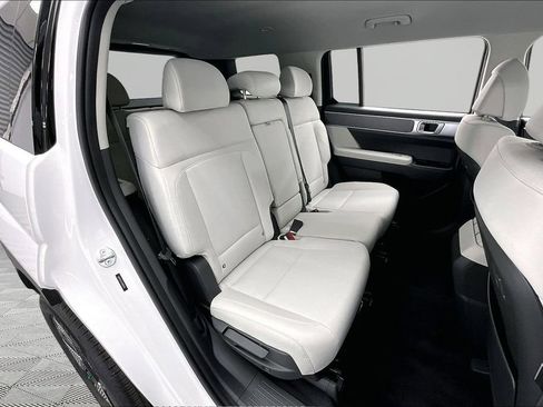 Used 2026 Hyundai Santa Fe SE FWD image 27