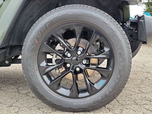 Used 2022 Jeep Wrangler Unlimited Sahara w/ Cold Weather Group image 5