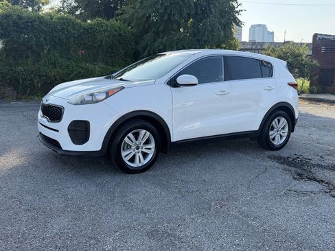Used 2017 Kia Sportage LX FWD image 1