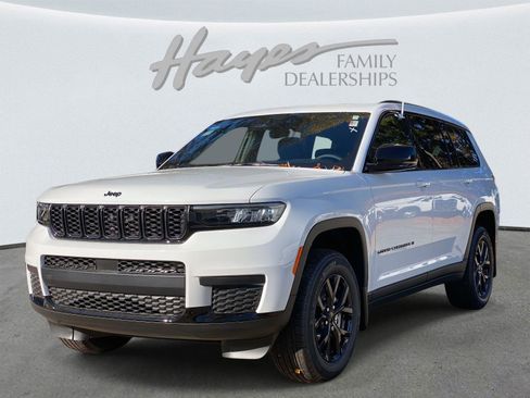 New 2025 Jeep Grand Cherokee L Altitude image 24