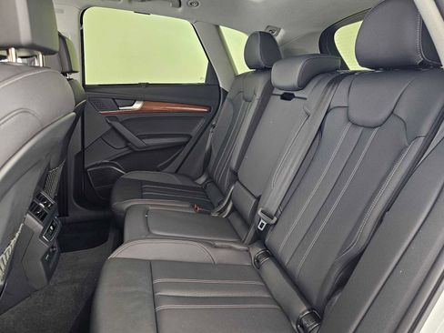 Used 2023 Audi Q5 e Premium Plus w/ Premium Plus Package image 17