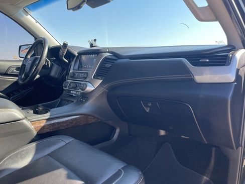 Used 2018 Chevrolet Suburban LT image 12