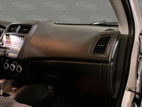 Used 2019 Mitsubishi Outlander Sport LE AWD/4WD image 32