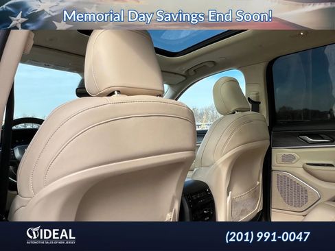 Used 2021 Jeep Grand Cherokee L Limited AWD/4WD image 27