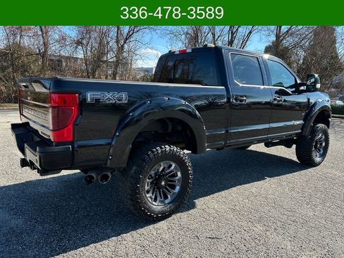 Used 2022 Ford F250 Lariat w/ Black Appearance Package image 5