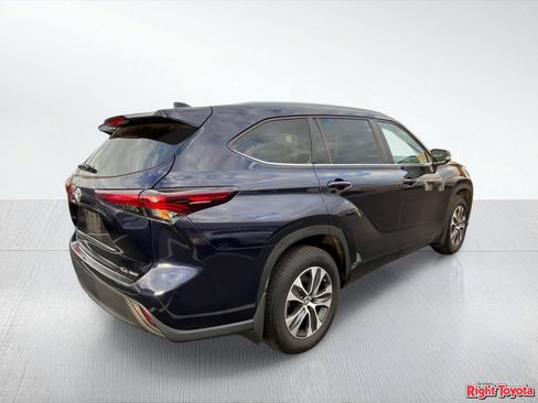 Certified 2024 Toyota Highlander XLE AWD/4WD image 4