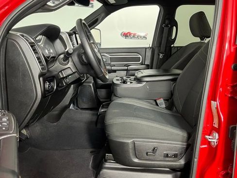 Used 2024 RAM 2500 Big Horn w/ Sport Appearance Package image 25