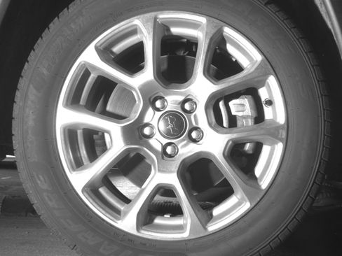 Used 2025 Jeep Compass Limited image 13