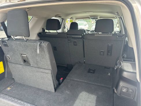 Used 2019 Toyota 4Runner SR5 AWD/4WD image 18