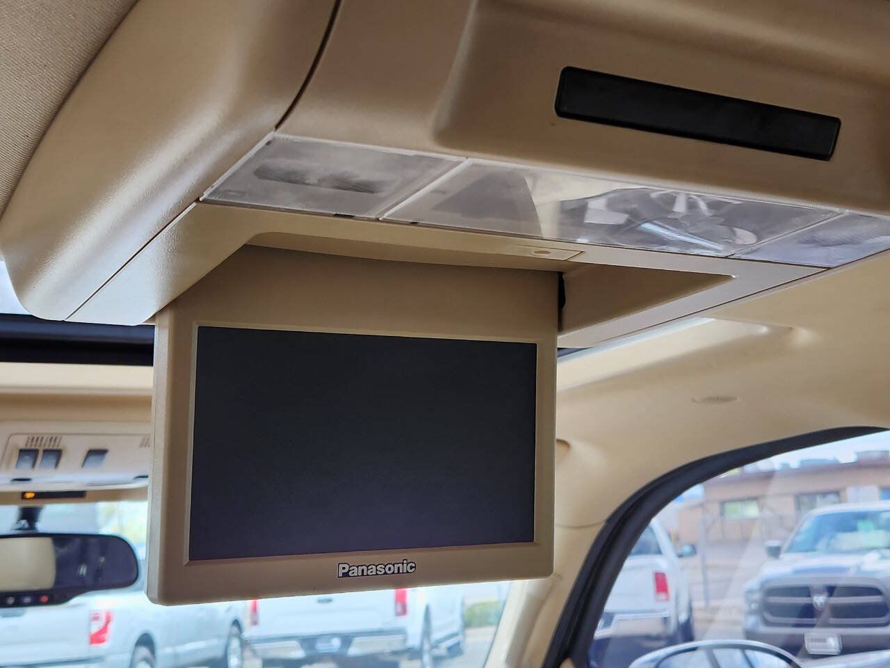 Used 2013 Cadillac Escalade Premium AWD/4WD image 29