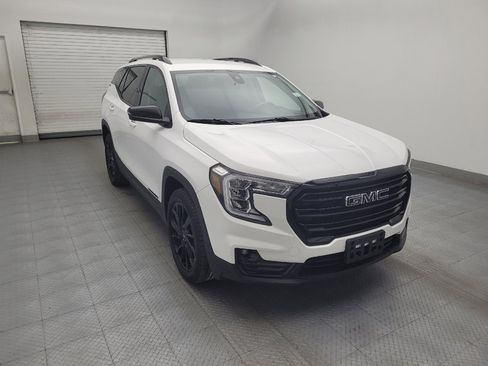 Used 2023 GMC Terrain SLT w/ Elevation Edition image 13