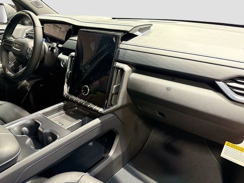 New 2026 GMC Acadia Elevation image 31