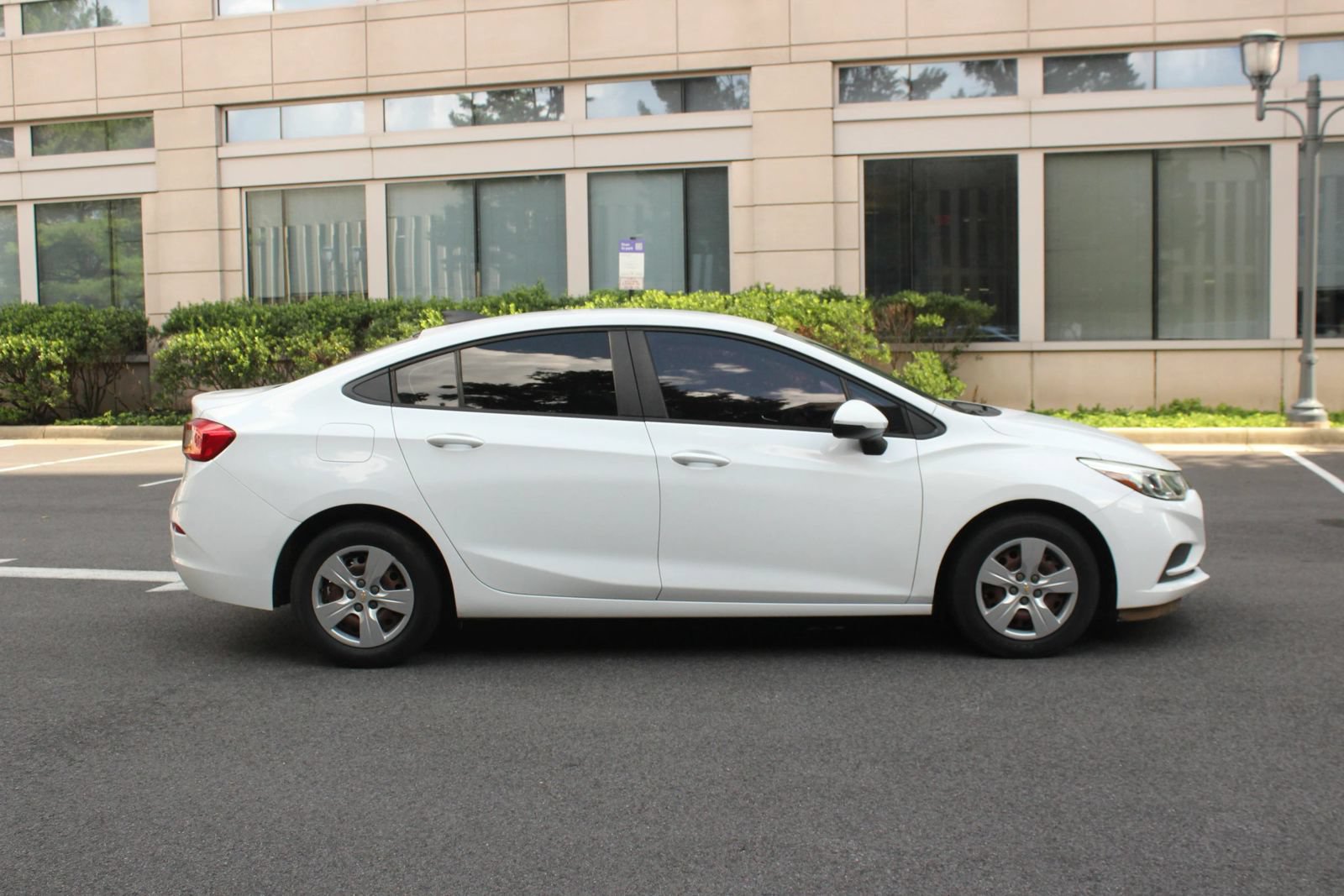 Used 2018 Chevrolet Cruze LS FWD image 6