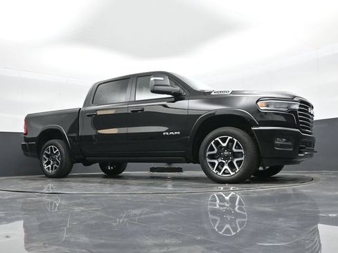 Used 2025 RAM 1500 Laramie AWD/4WD image 42