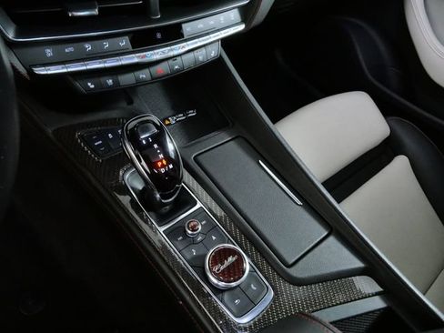 Used 2022 Cadillac CT5 V w/ Premium Package RWD image 21
