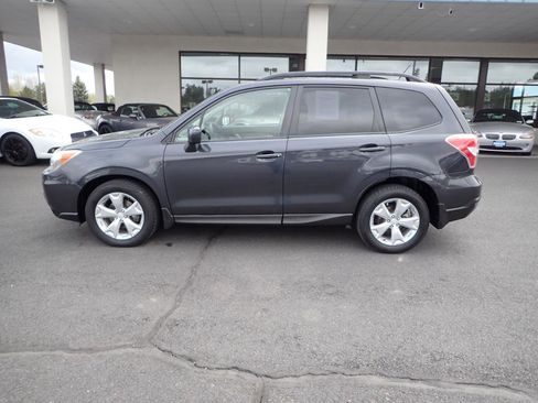 Used 2014 Subaru Forester 2.5i Premium w/ All-Weather Package AWD/4WD image 2