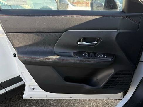 New 2026 Nissan Kicks SR w/ Cold Weather Package image 18