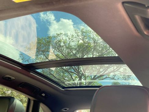 Used 2018 Porsche Macan Sport Edition image 12