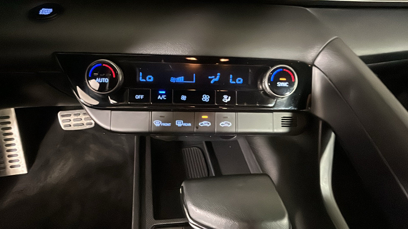 Used 2025 Hyundai Elantra Sport FWD image 27