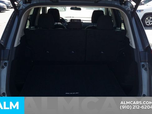 Used 2025 Nissan Rogue SV image 9