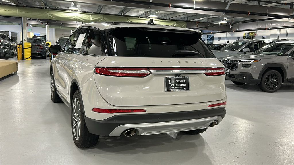 Used 2024 Lincoln Corsair AWD w/ Equipment Group 101A image 6