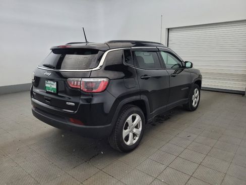 Used 2018 Jeep Compass Latitude w/ Cold Weather Group AWD/4WD image 9