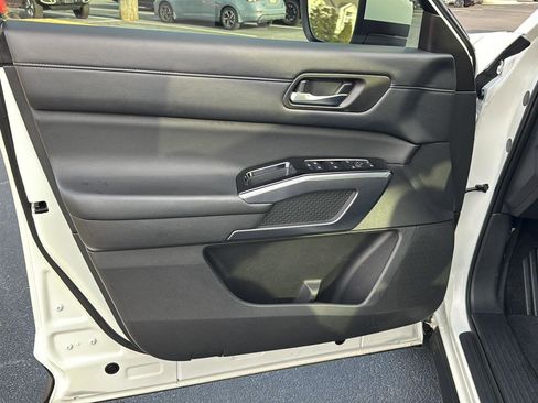 Used 2023 Nissan Pathfinder SL w/ SL Premium Package image 14